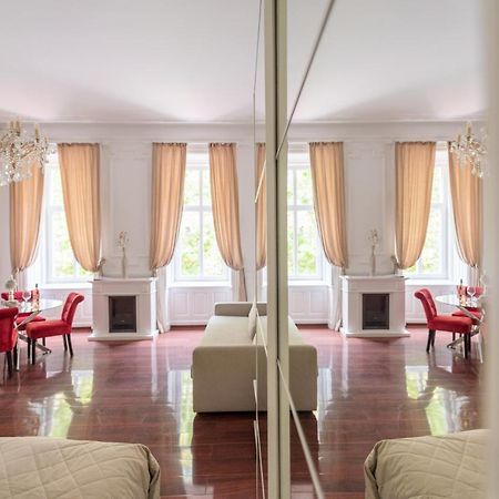 Music Academy Suite Cafe Vian Apartman Kft ブダペスト エクステリア 写真