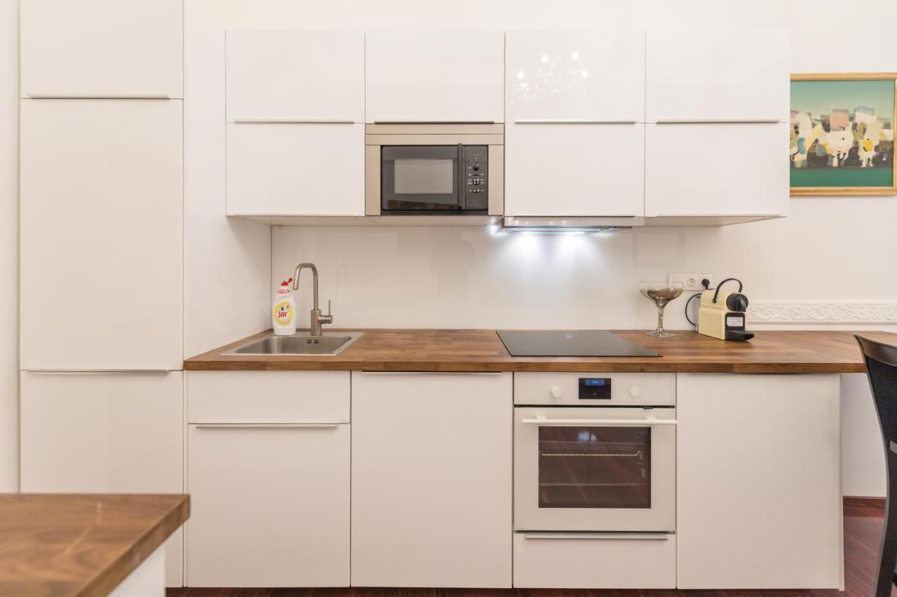 Music Academy Suite Cafe Vian Apartman Kft ブダペスト エクステリア 写真